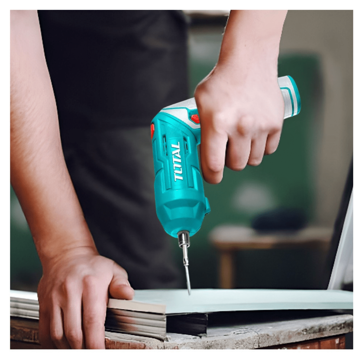 Atornillador 4V en Maleta con entrada Tipo C3