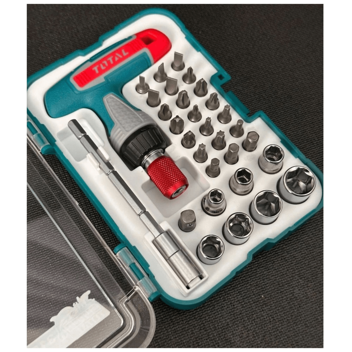 Kit Taladro Atornillador 20V + puntas y dados TOTAL4