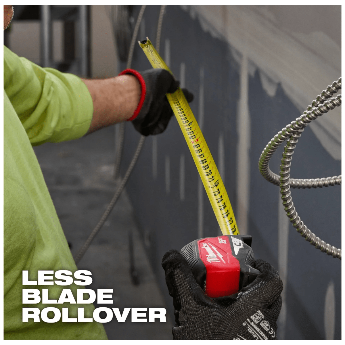 CINTA MÉTRICA MAGNÉTICA COMPACTA DE HOJA ANCHA DE 8 M/26 PIES 48-22-1226M MILWAUKEE5