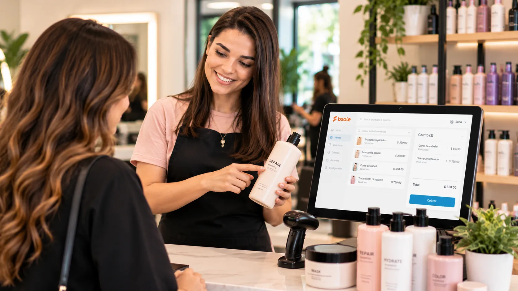 Administradora de una estética consultando las ventas de servicios y productos capilares desde su computadora