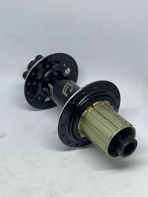 MAZA TRASERA FUNN FANTOM 102T 12X157MM HG 32H