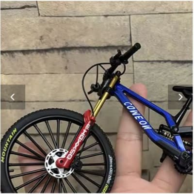 Bicicleta adorno de aleación a escala 1:8 modelo 39A1