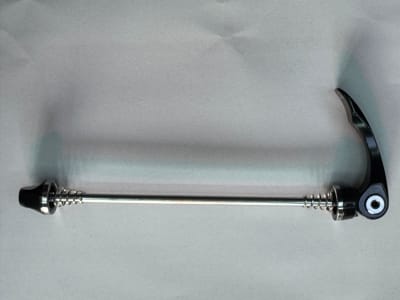 AGUJA DE BLOQUEO RUEDA TRASERA