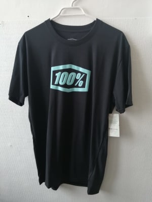 POLERA 100% ESSENTIAL TECH TEE BLACK SIZE L