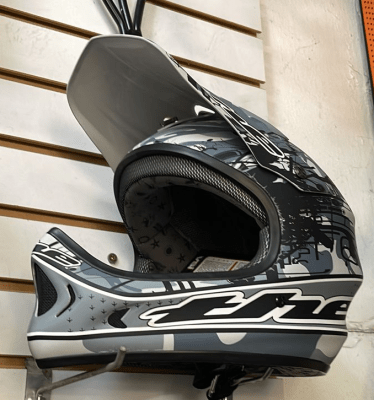 CASCO INTEGRAL THE CAMO  LARGE GRAY