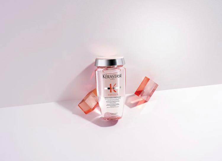 Kerastase GENESIS Shampoo Hydra- fortifiant anticaída cuero cabelludo graso 250ML3