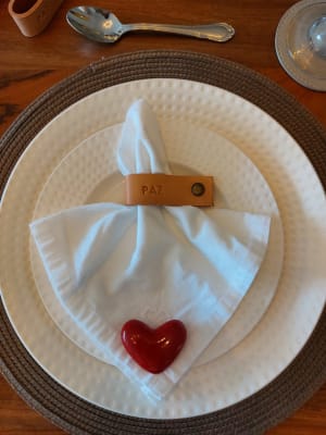 PORTA SERVILLETAS CUERO PAZ (PACK X 4)