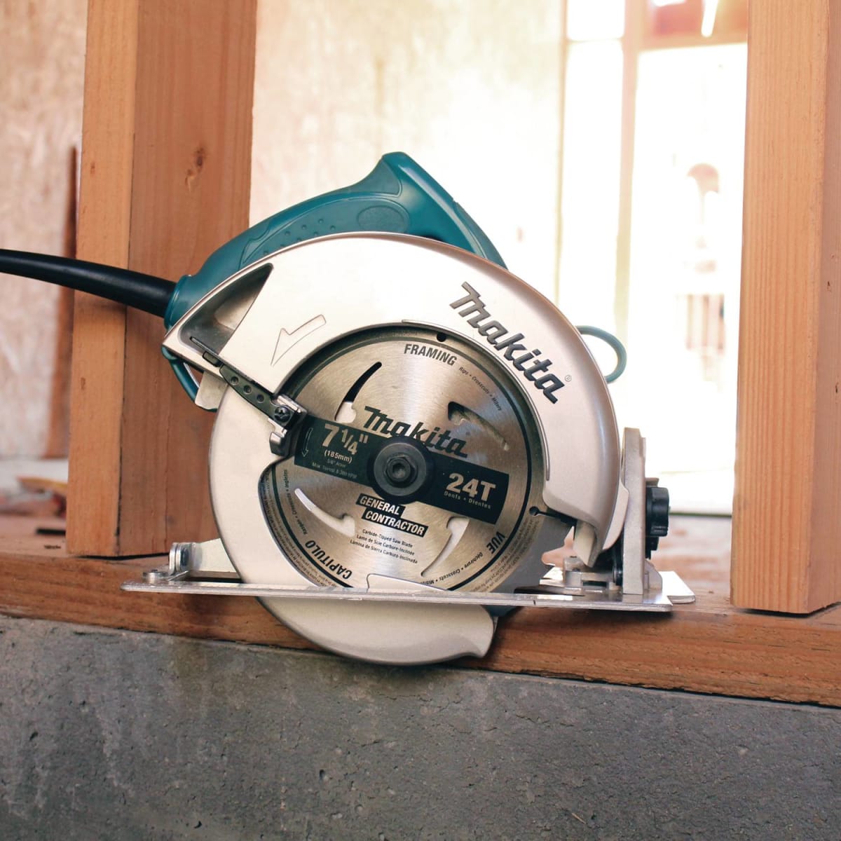 Sierra Circular MAKITA 7 1/4
