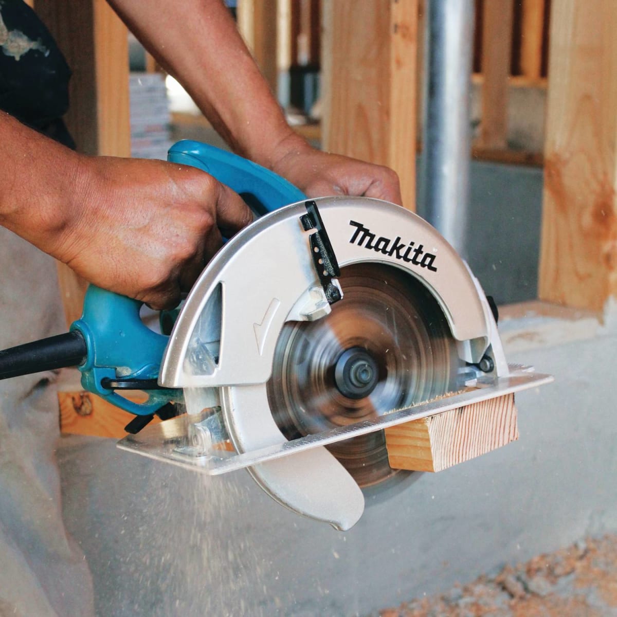 Sierra Circular MAKITA 7 1/4