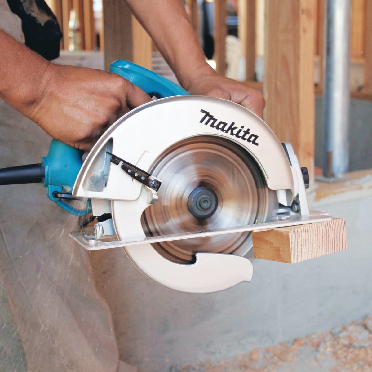Sierra Circular MAKITA 7 1/4
