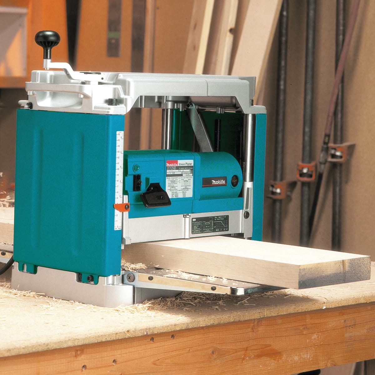 Cepillo de Banco MAKITA 305mm 1650w 2012NB1