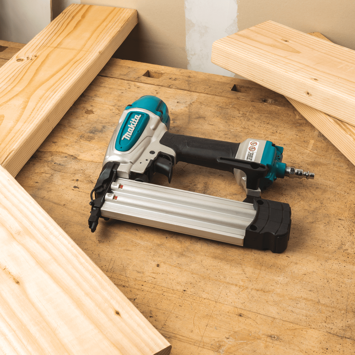 Clavadora Neumatica MAKITA 1.2mm 5/8