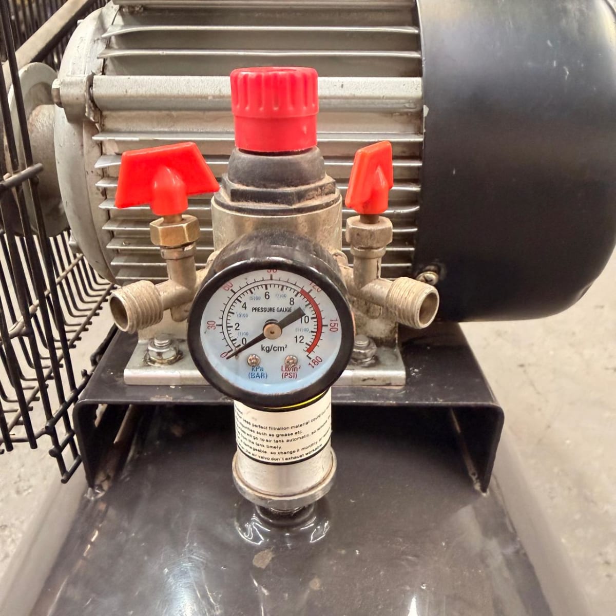 Compresor 100 Litros 3hp MOSAY (Semi Nuevo)3