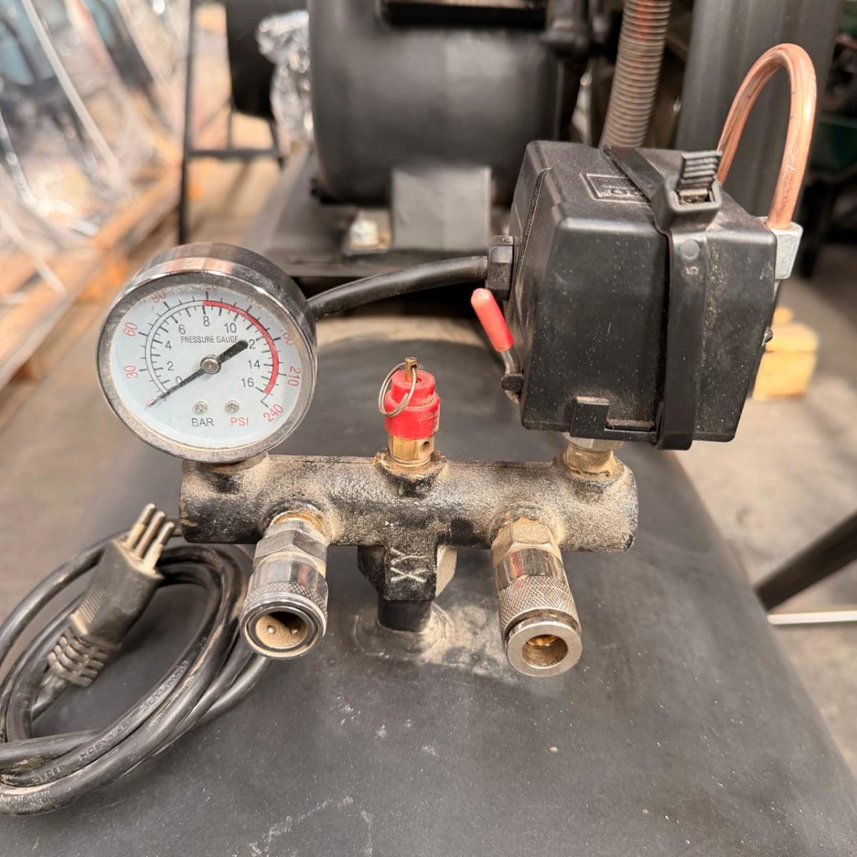 Compresor 300 Litros 3hp MOSAY (Semi Nuevo)3