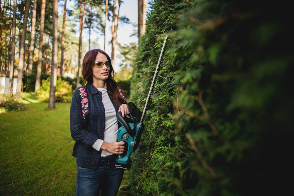 Cortaseto Inalámbrico 520mm MAKITA (DUH523) + Batería 18v 3.0Ah (BL1830B) + Cargador Rapido (DC18RC)7