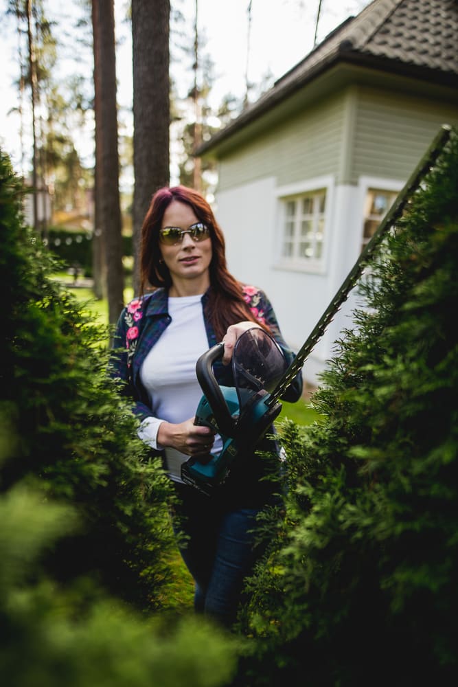 Cortaseto Inalámbrico 520mm MAKITA (DUH523) + Batería 18v 3.0Ah (BL1830B) + Cargador Rapido (DC18RC)8