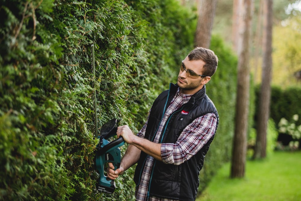 Cortaseto Inalámbrico 520mm MAKITA (DUH523) + Batería 18v 3.0Ah (BL1830B) + Cargador Rapido (DC18RC)6