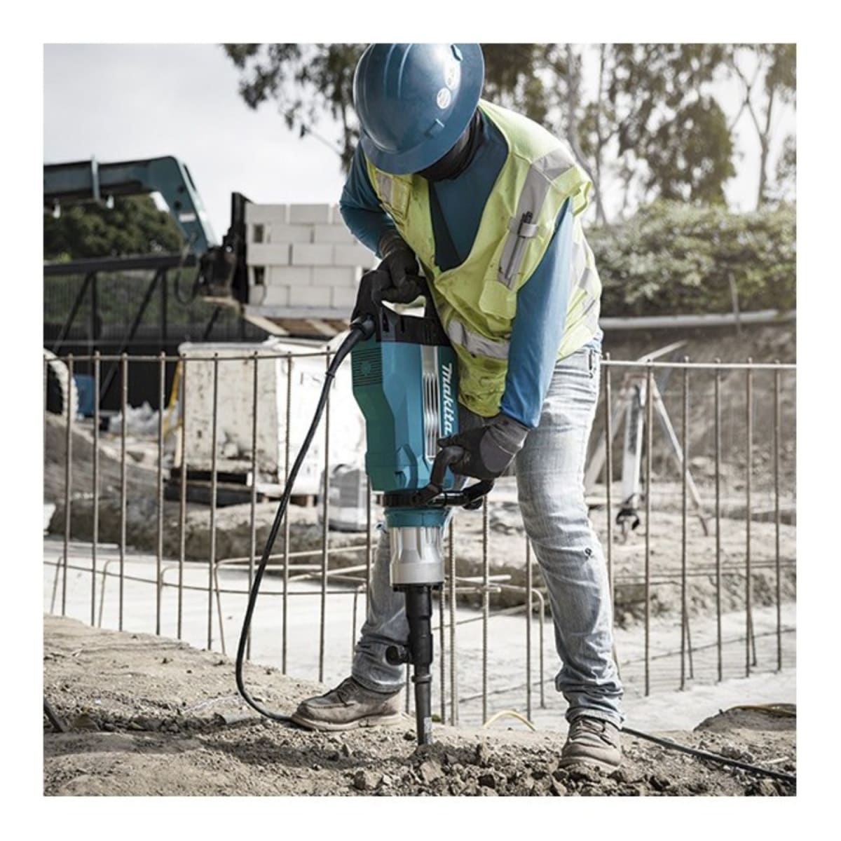 Martillo Demoledor 30mm 1850w 18kg HM1501 MAKITA1