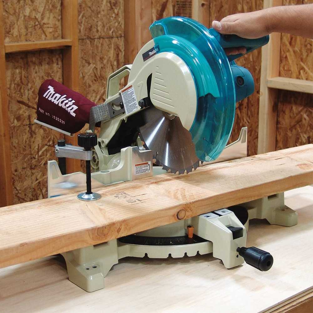 Sierra Ingleteadora MAKITA 12