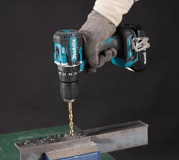 Taladro Percutor MAKITA 18v + Bateria 18v 1.5Ah + Cargador DHP453X10-14