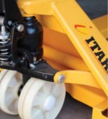 Transpaleta Manual 2500 Kg 685x1150mm DF-III ITAKA1