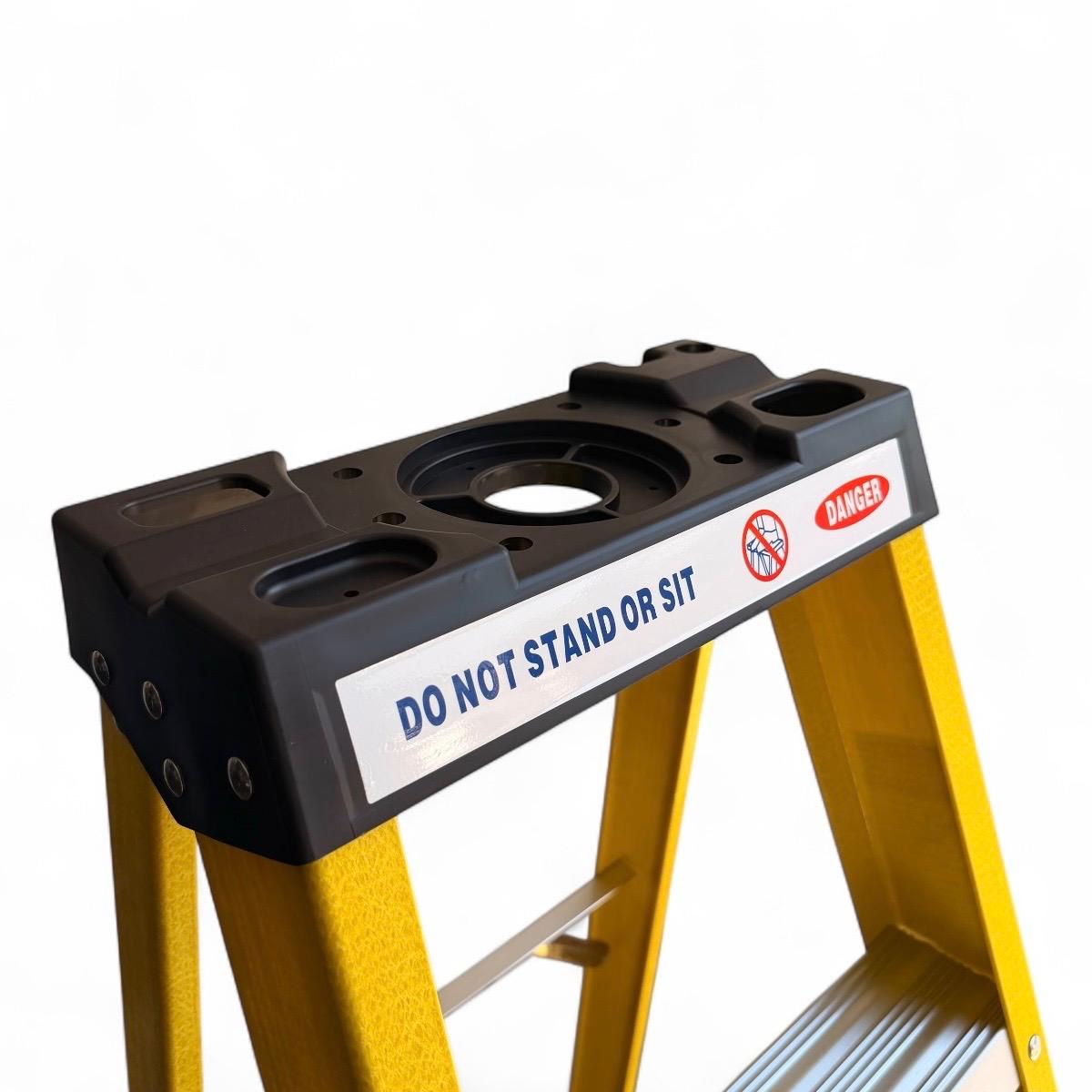 Escalera Tipo Tijera de Fibra de Vidrio Y Aluminio 1,45 Metros 4 Peldaños2