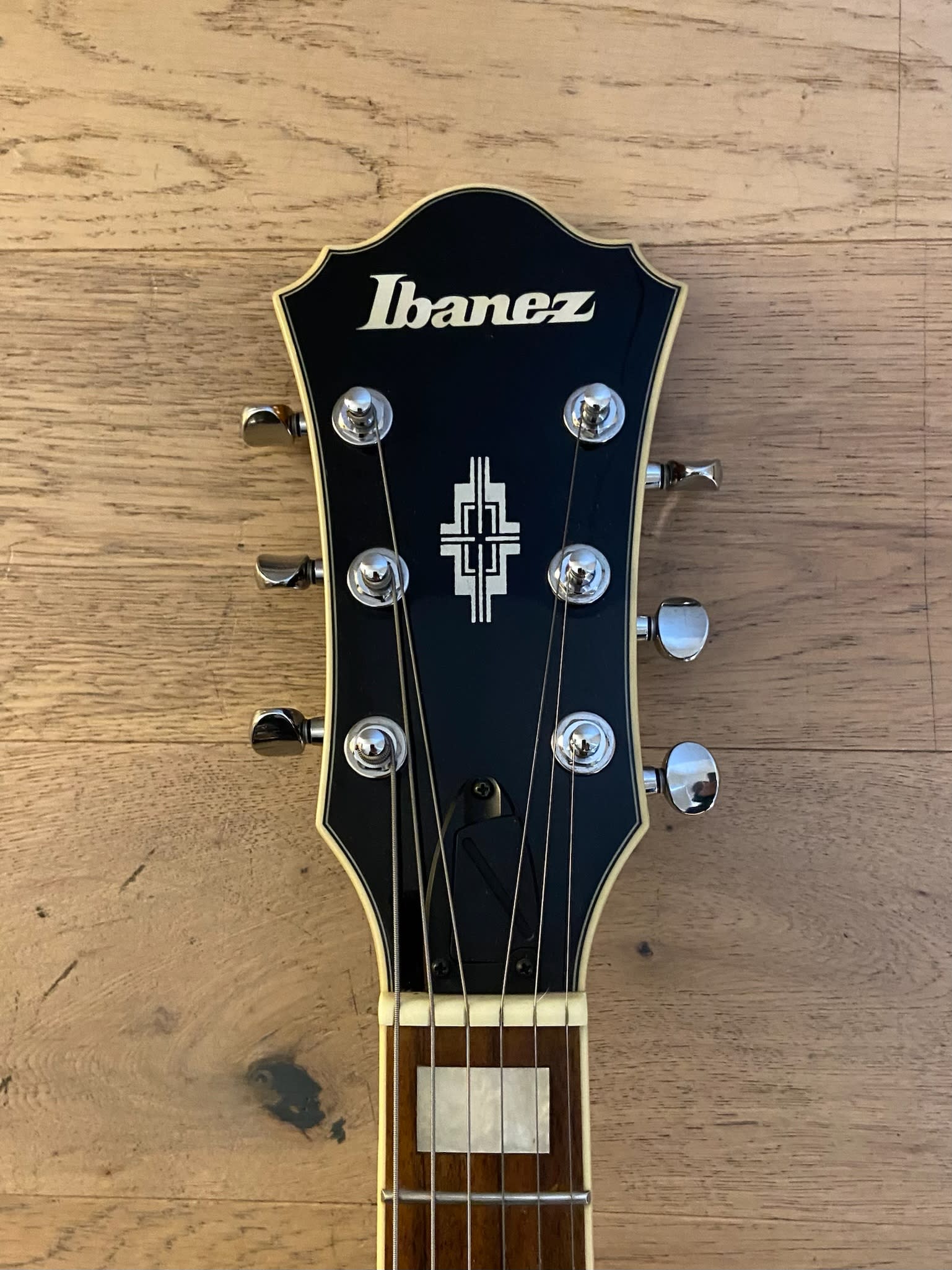 Guitarra Electrico Ibanez AG75BS (SKU:2263) | Instrumentos Chile