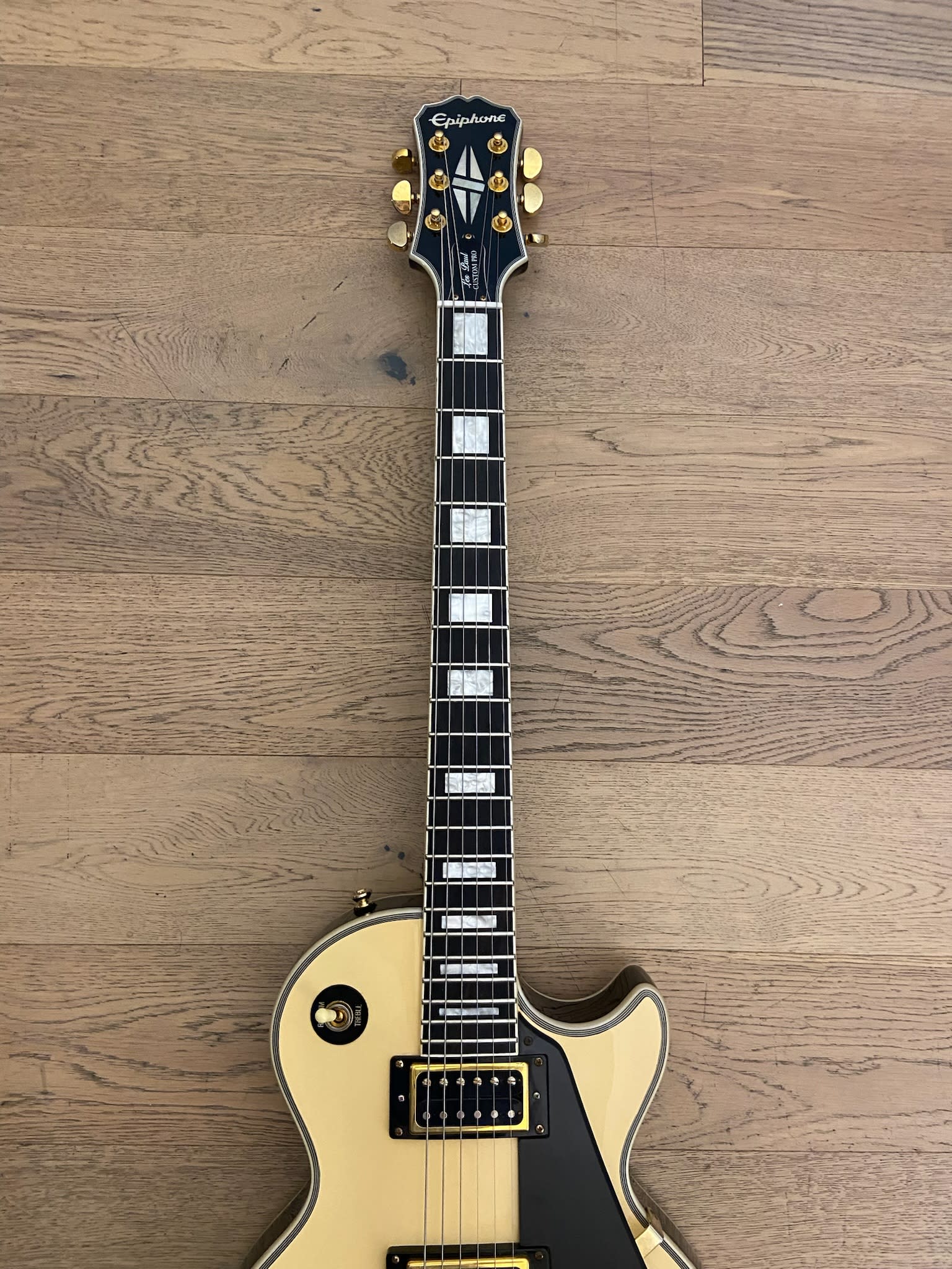 Epiphone Les Paul Custom Pro ブラック2015 Epiphone 2015 Les Paul Custom Pro Ebony With OHSC - Used