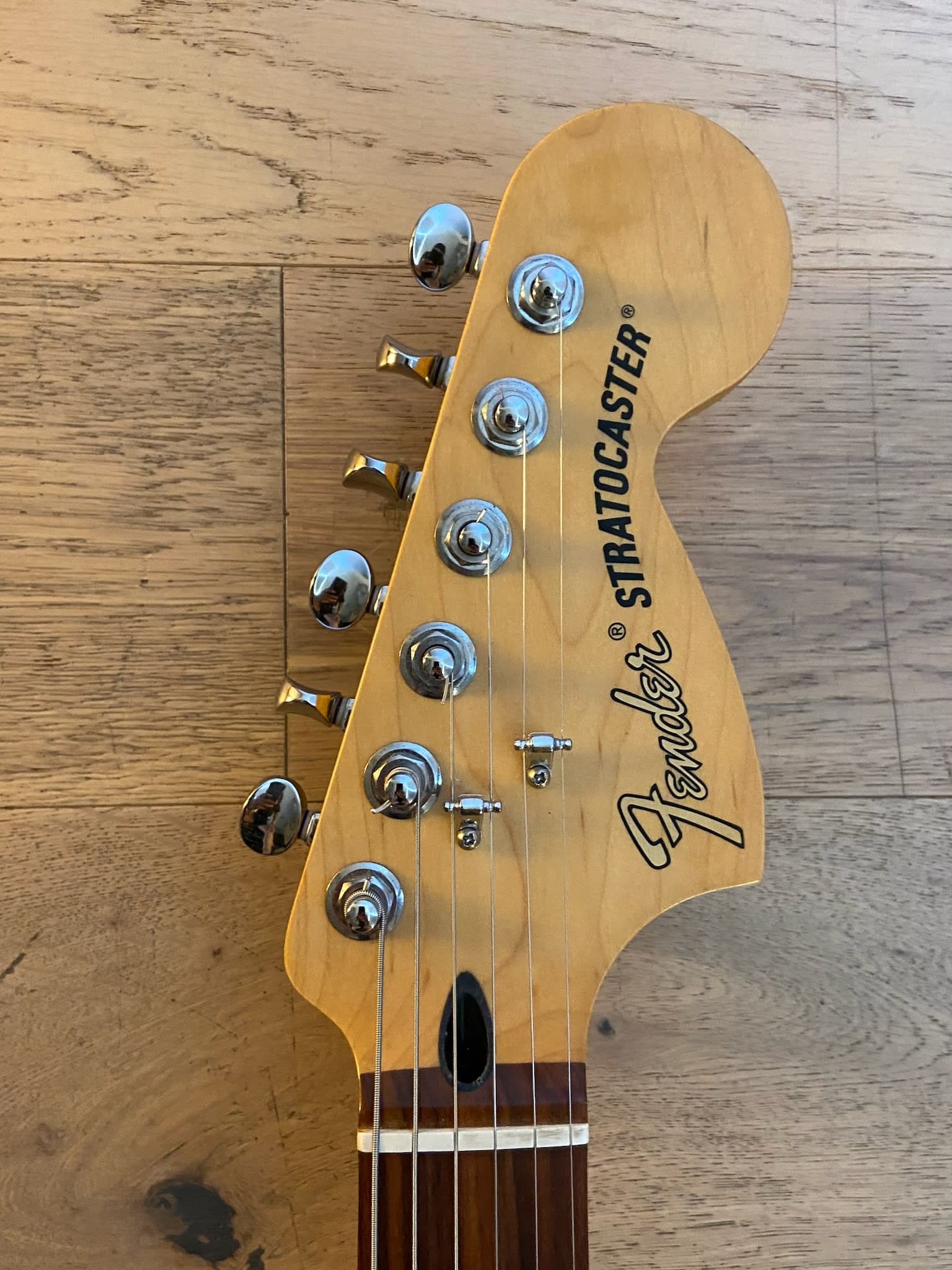 Guitarra Electrico Fender Stratocaster SSS Deluxe (SKU:2346