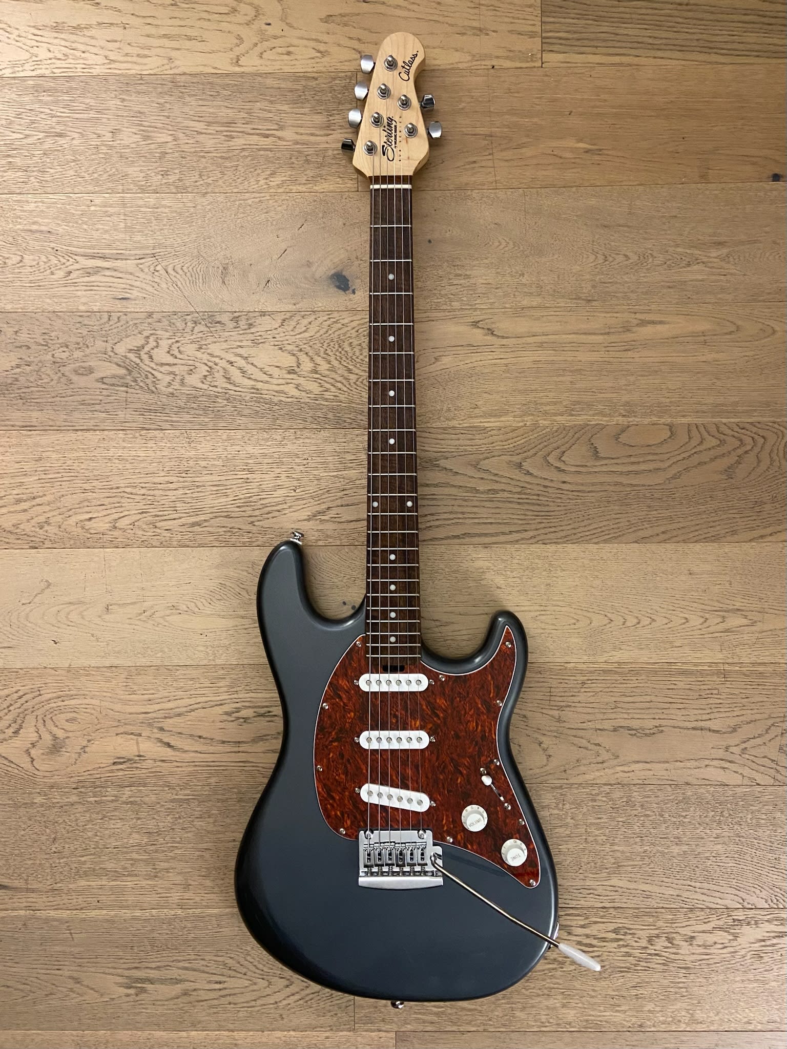 ギター Sterling by MUSIC MAN CUTLASS 30 SSS Guitarra Electrico Sterling by Music Man Cutlass CT30SSS (SKU:2417
