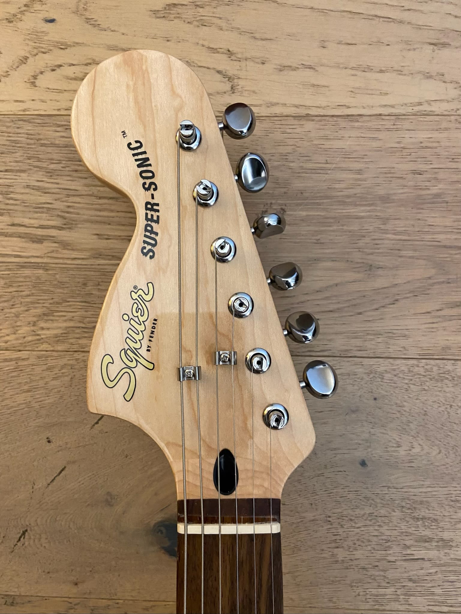 Guitarra Electrico Squier Super Sonic Paranormal (SKU:2306