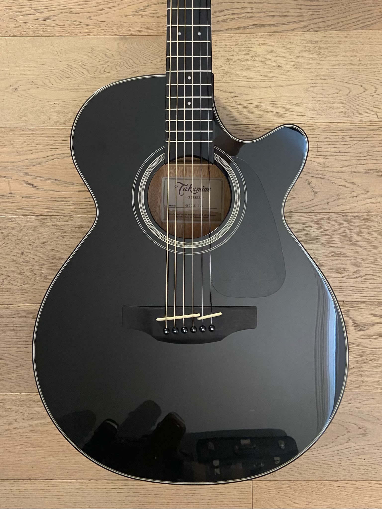 Guitarra Electroacustica Takamine GF30CE