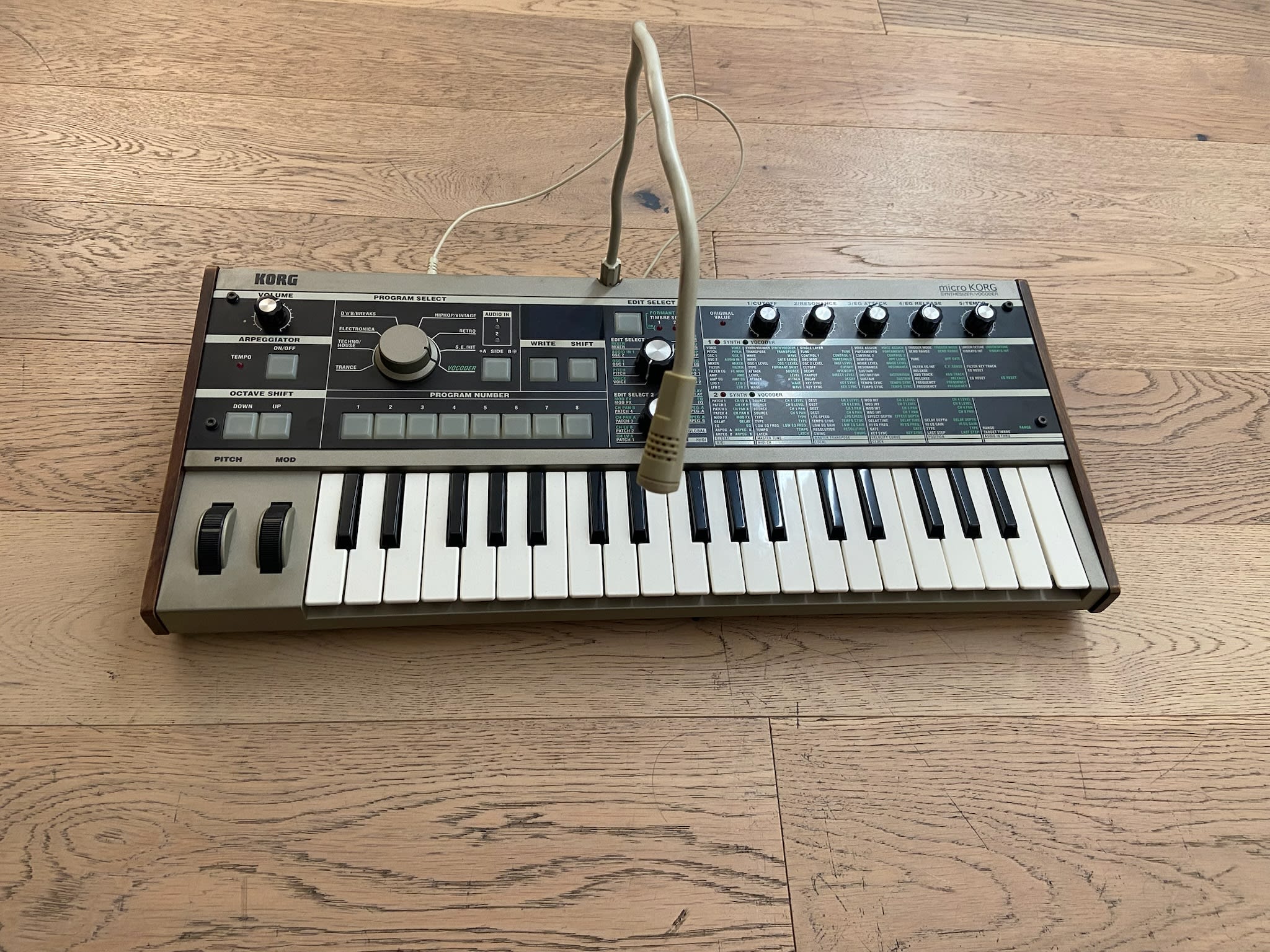 Sintetizador Vocoder Korg Micro (SKU:2630) | Instrumentos Chile