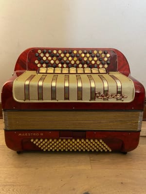 Acordeon Cromatico 96 bajos Hohner Maestro III (SKU:2189)1