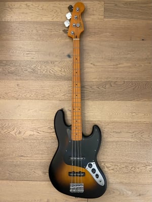 Bajo Electrico Squier Jazz Bass 40th Anniversary (SKU:2251)1