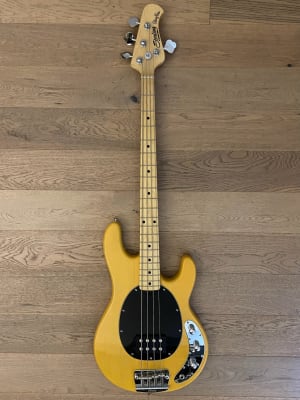 Bajo Electrico Sterling by Music Man StingRay 24 (SKU:2154)1