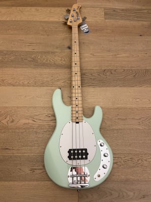 Bajo Electrico Sterling by Music Man StingRay 4 (SKU:1976)3