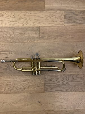 Trompeta  Yamaha YTR-2320 (SKU:2175)1