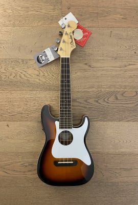 Ukelele Concierto Fender Stratocaster (SKU:2637)1