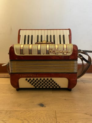 Acordeon a piano 48 bajos Hohner Concerto I (SKU:1992)2