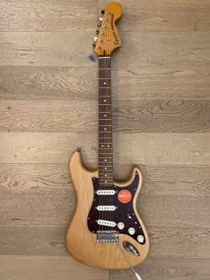 Guitarra Electrico Squier Stratocaster SSS Classic Vibe 70s (SKU:2145)1