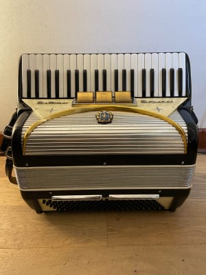a piano 120 bajos Settimio Soprani  (SKU:2509)1