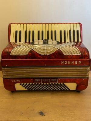 Acordeon a piano 96 bajos Hohner Verdi II (SKU: 1861)1