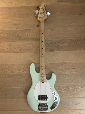 Bajo Electrico Sterling by Music Man StingRay 4 (SKU:2333)1