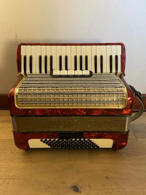 Acordeon a piano 72 bajos Hohner Concerto III (SKU:2034)1