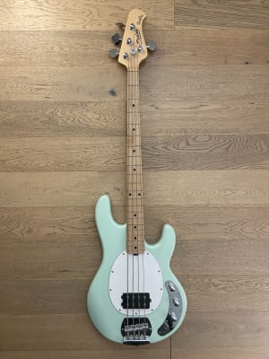 Bajo Electrico Sterling by Music Man StingRay 4 (SKU:2565)1