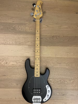 Bajo Electrico Sterling by Music Man StingRay 4 (SKU:1972)1