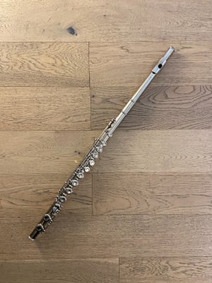 Flauta Traversa Plato cerrado Armstrong 104 (SKU:2489)1