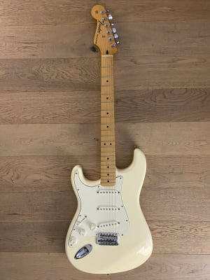 Guitarra Electrico Fender Stratocaster SSS Standard MIM LH (SKU:2047)1