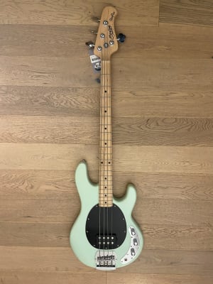 Bajo Electrico Sterling by Music Man StingRay 4 (SKU:1920)1